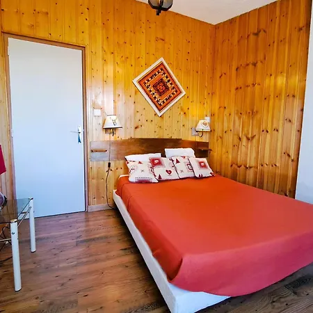 Appartement Grand T3 Avec Terrasse, Equipement Complet Et Acces Direct Galerie Commerciale A Pra-loup 1600 - Fr-1-165a-54